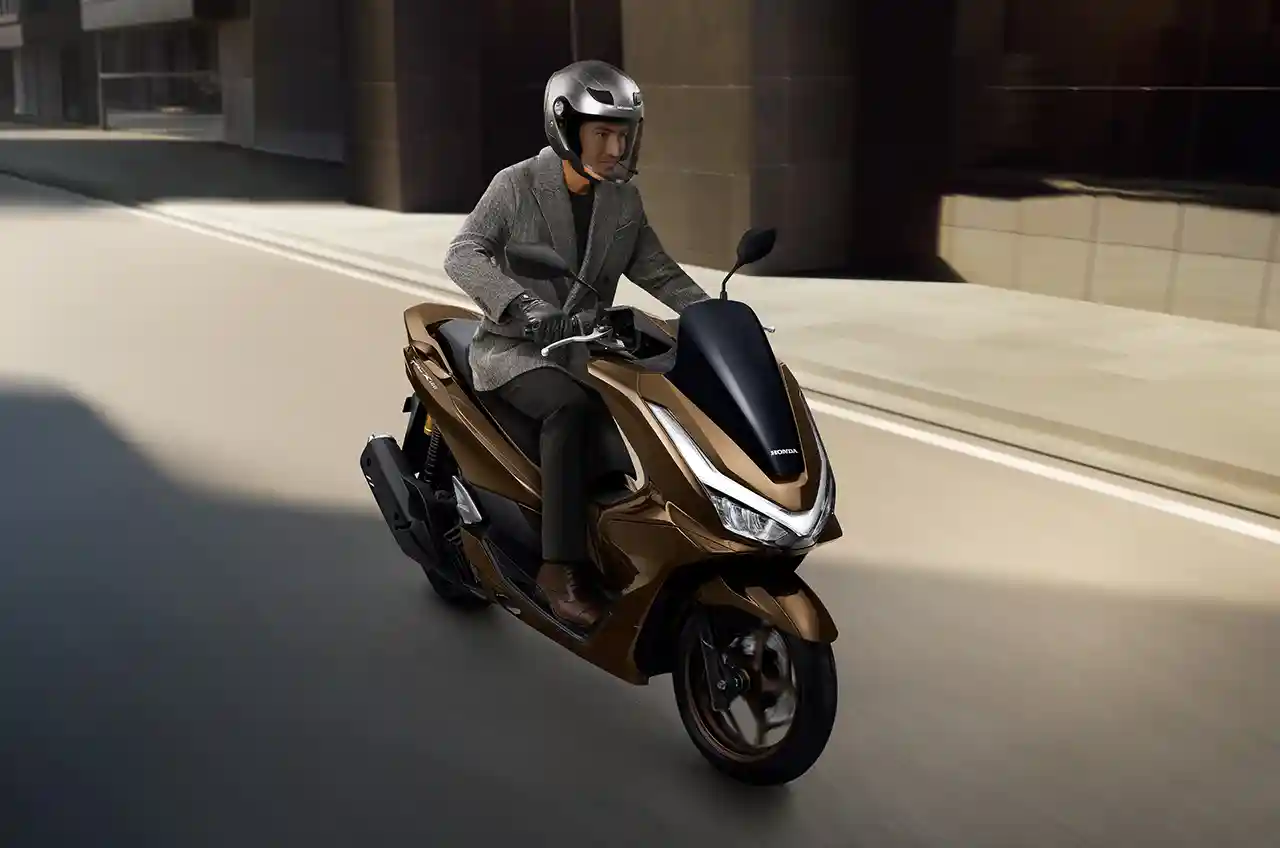 Siap Nobar Bola Sampai Pagi! Ini Trik Tetap Segar & Aman Riding Subuh Pakai Skutik Honda